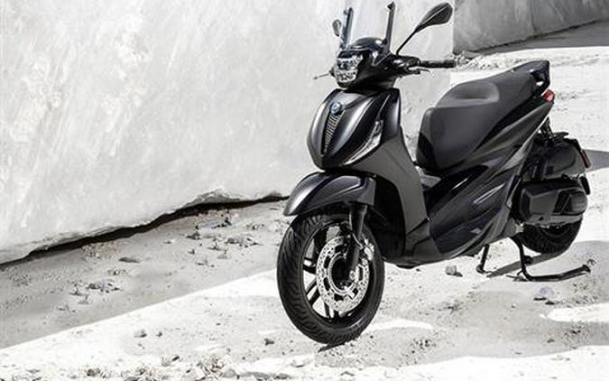 2024 Piaggio BV 400 Deep Black