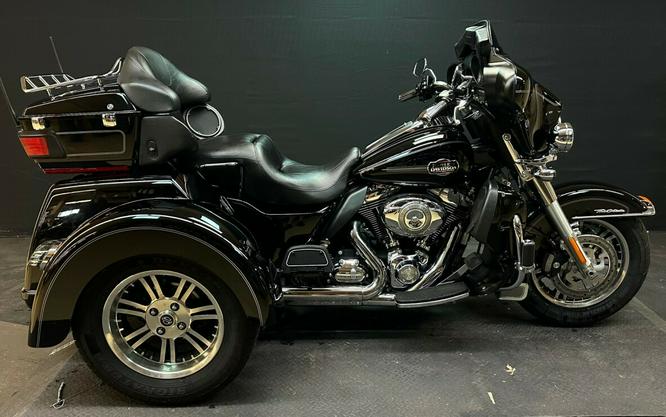 Harley-Davidson Tri Glide Ultra Classic 2012 FLHTCUTG BLACK