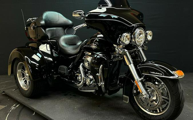 Harley-Davidson Tri Glide Ultra Classic 2012 FLHTCUTG BLACK