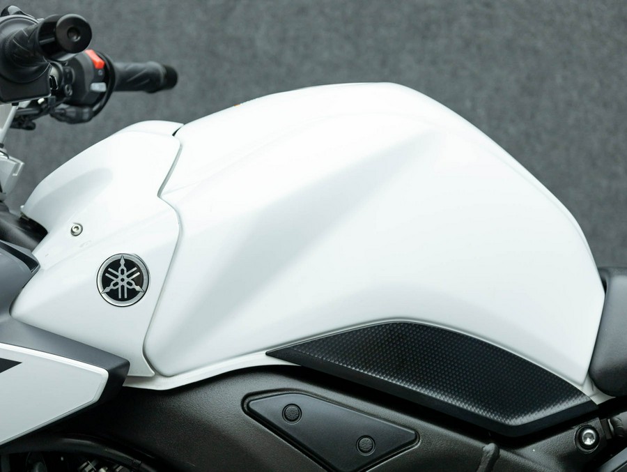 2014 YAMAHA FZ1 1000