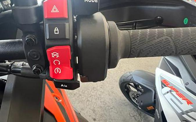 2027 KTM 1390 Super Adventure S EVO