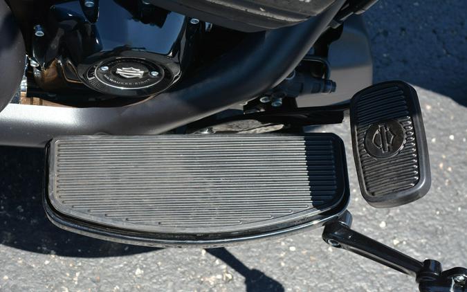 2023 Harley-Davidson® Road Glide® 3 Bright Billiard Blue