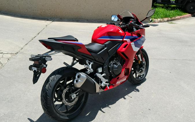 2025 HONDA CBR500R