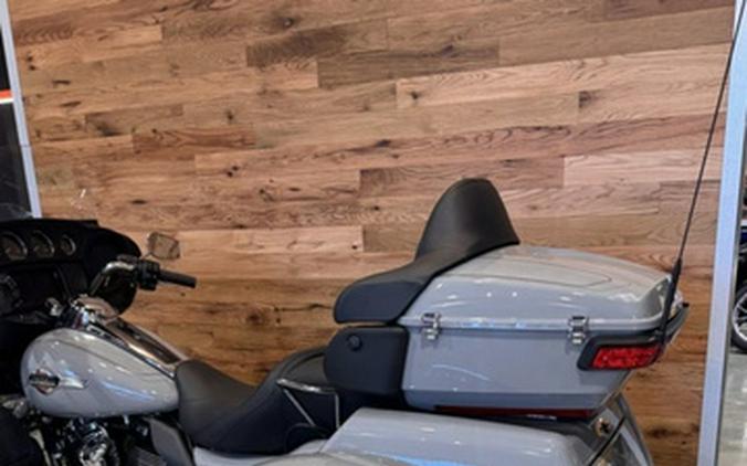 2025 Harley-Davidson FLHTCUTG - Tri Glide Ultra