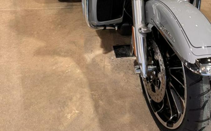 2025 Harley-Davidson FLHTCUTG - Tri Glide Ultra