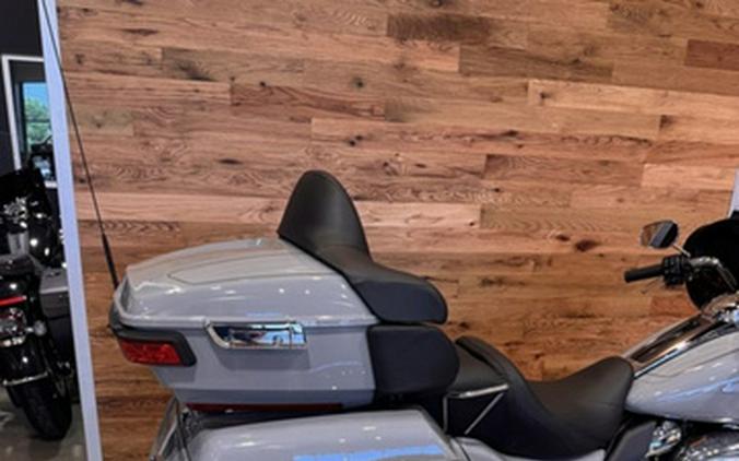 2025 Harley-Davidson FLHTCUTG - Tri Glide Ultra