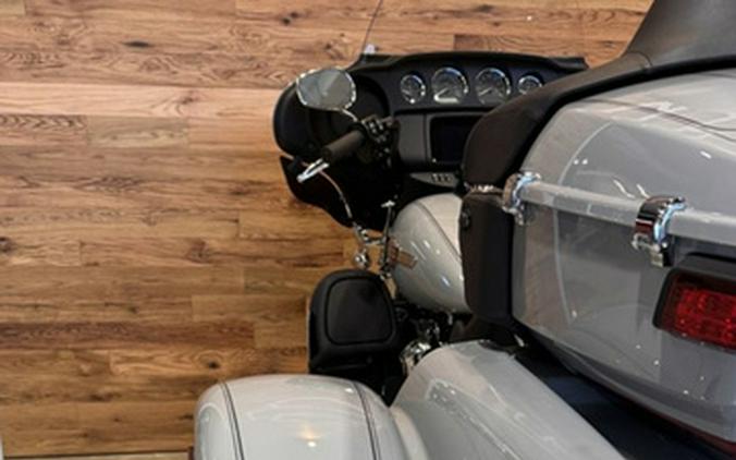 2025 Harley-Davidson FLHTCUTG - Tri Glide Ultra