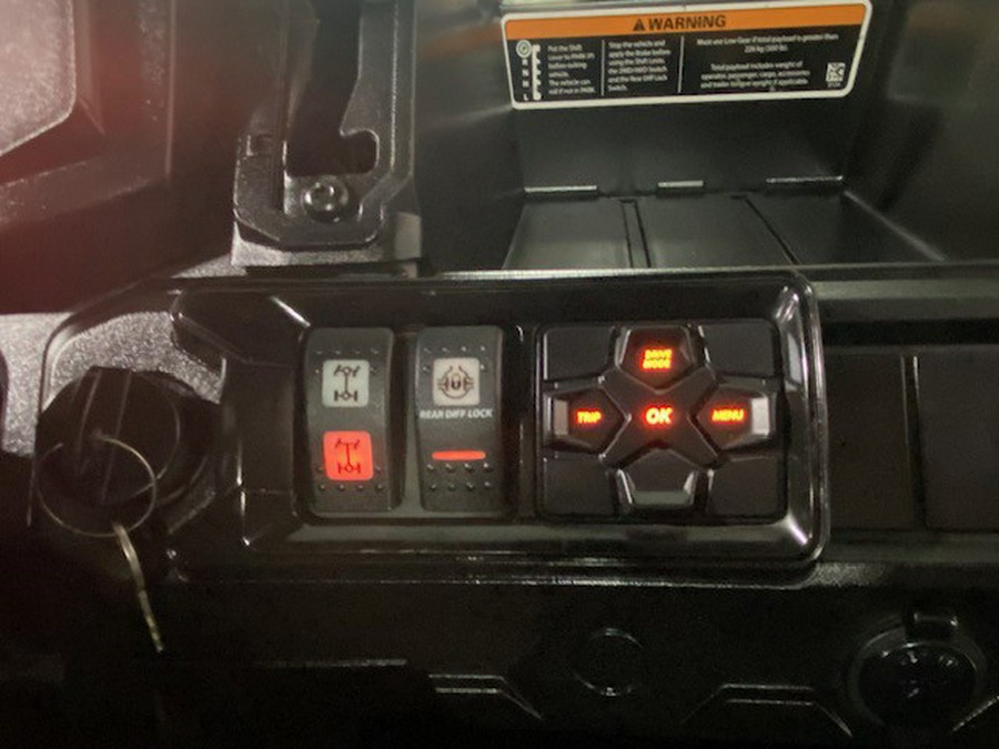 2023 Can-Am SSV DEF XT 64 HD10 BC 23 XT HD10