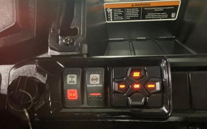 2023 Can-Am SSV DEF XT 64 HD10 BC 23 XT HD10