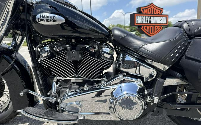 2023 Harley-Davidson® Heritage Classic Vivid Black