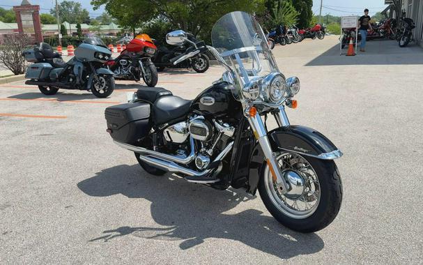 2023 Harley-Davidson® Heritage Classic Vivid Black