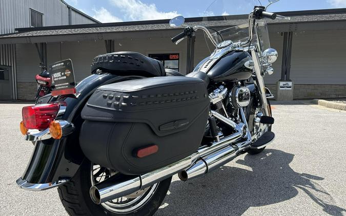 2023 Harley-Davidson® Heritage Classic Vivid Black