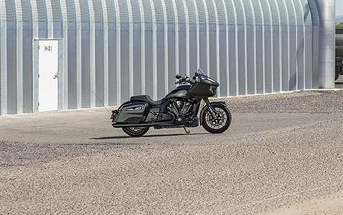 2020 Indian Motorcycle Challenger® Dark Horse®