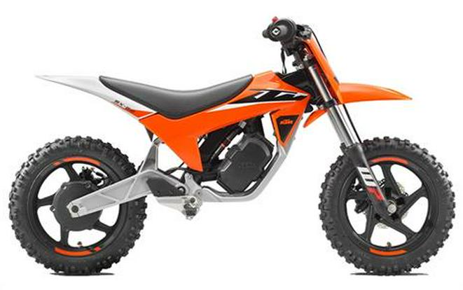 FIRST LOOK! THE ALUMINUM FRAMED 2024 KTM SX-E 2 IS COMING SOON