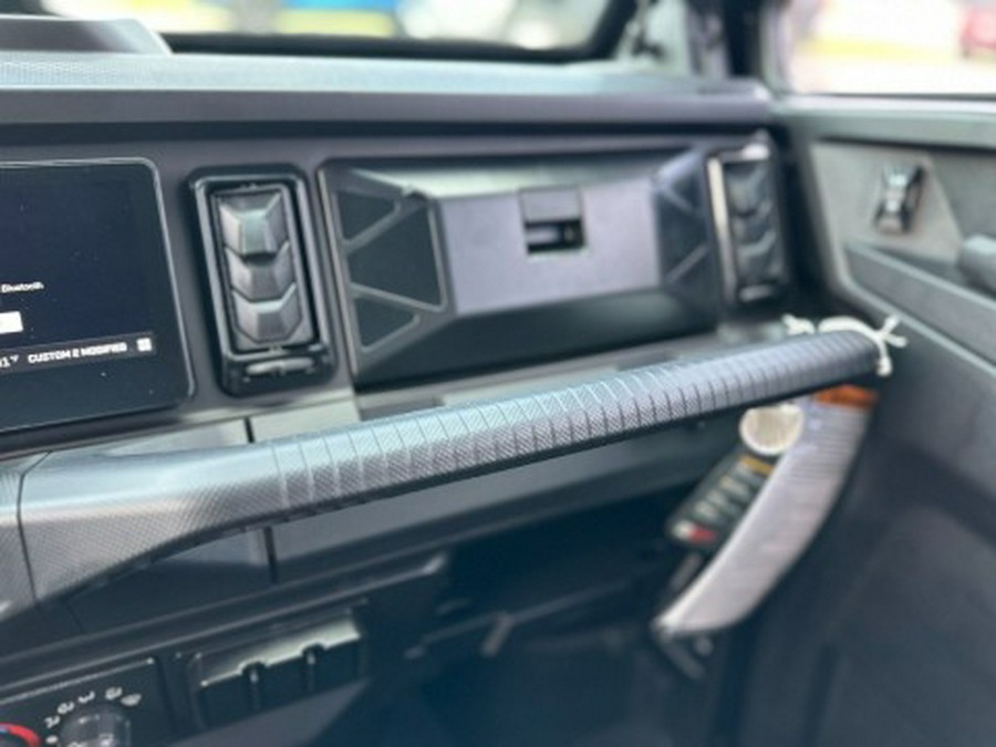 2026 Can-Am Defender MAX Lone Star CAB HD11