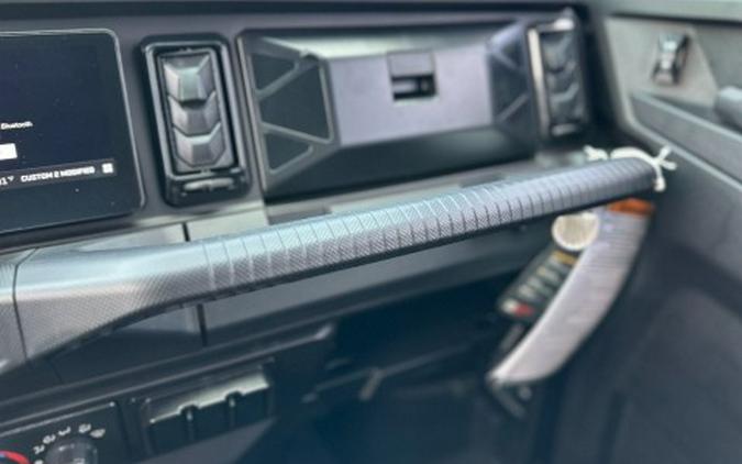 2026 Can-Am Defender MAX Lone Star CAB HD11