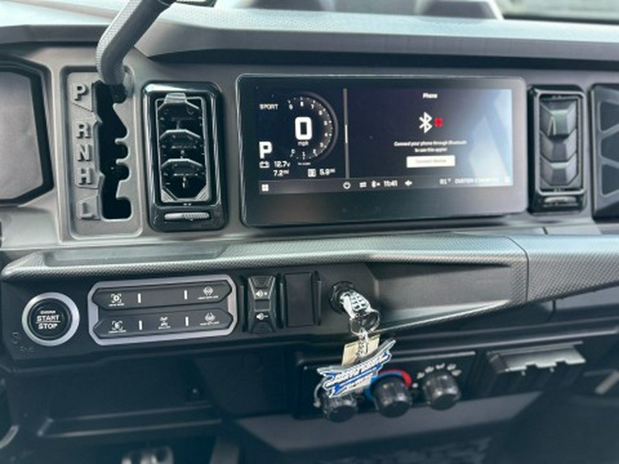 2026 Can-Am Defender MAX Lone Star CAB HD11