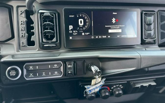 2026 Can-Am Defender MAX Lone Star CAB HD11