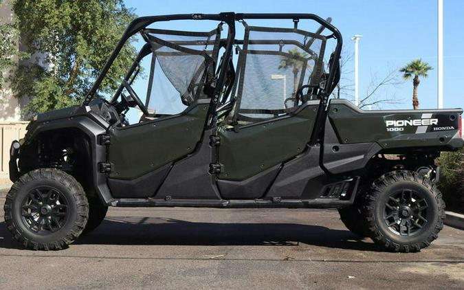 2025 Honda® Pioneer 1000-6 Deluxe Crew