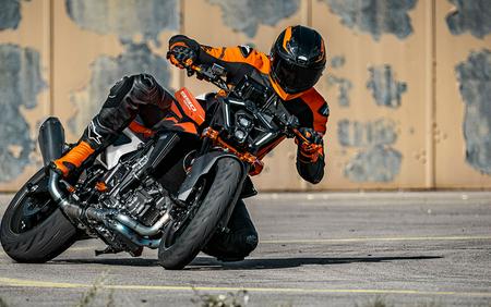 2027 KTM 990 Duke