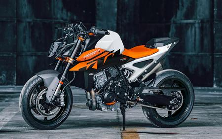 2027 KTM 990 Duke