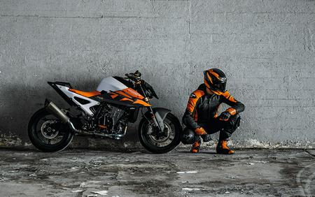2027 KTM 990 Duke
