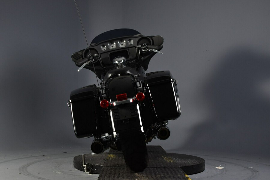 2022 Harley-Davidson Street Glide