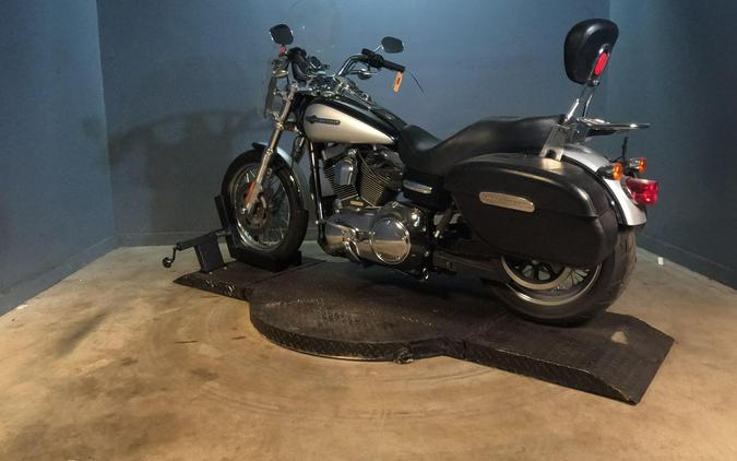 2012 Harley-Davidson Super Glide Custom Midnight Blue/Barracuda Silver