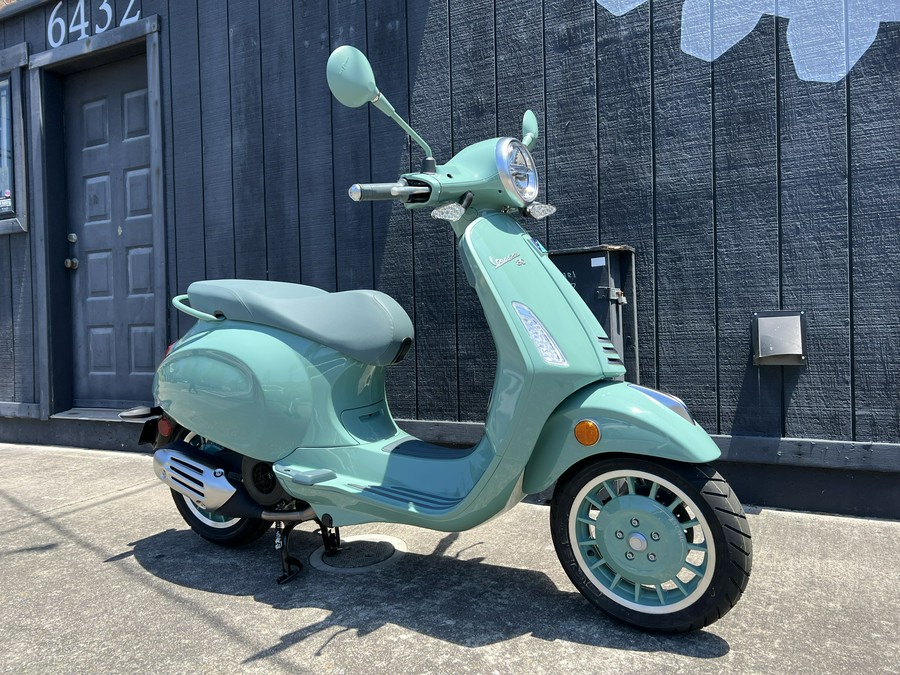 2027 Vespa Primavera 150 80th Anniversario
