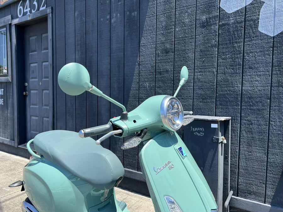 2027 Vespa Primavera 150 80th Anniversario
