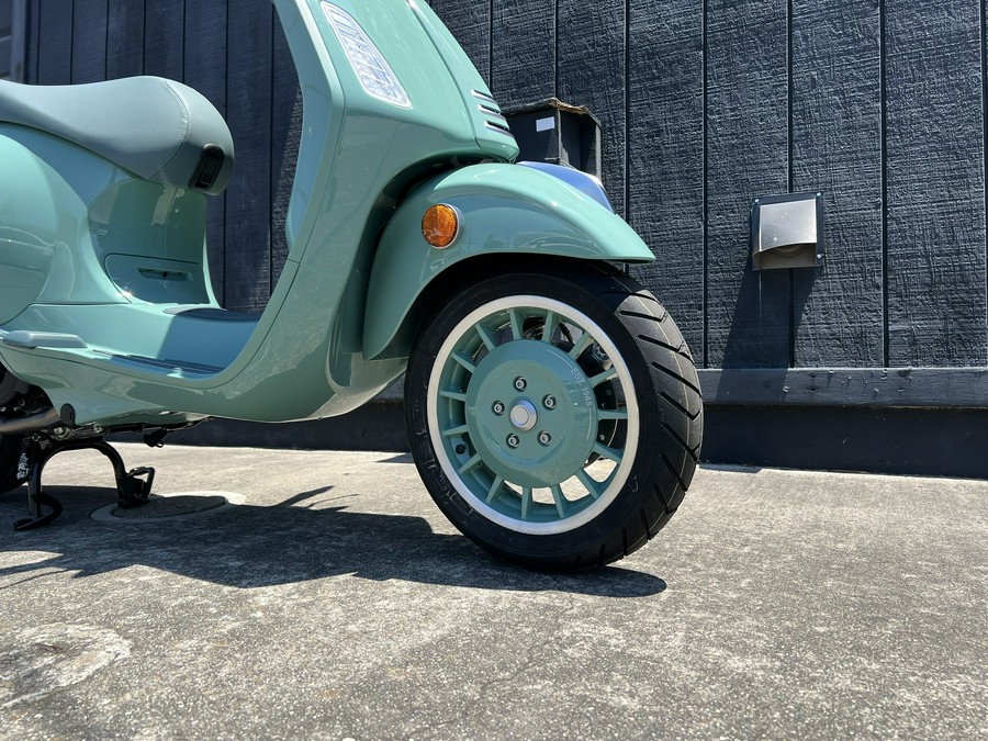 2027 Vespa Primavera 150 80th Anniversario