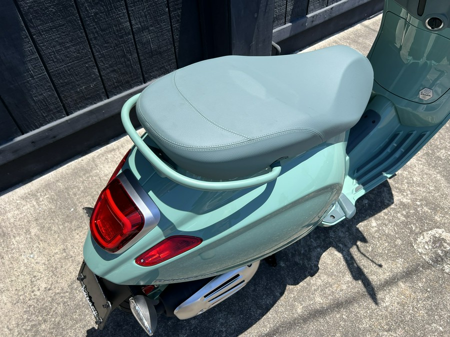 2027 Vespa Primavera 150 80th Anniversario