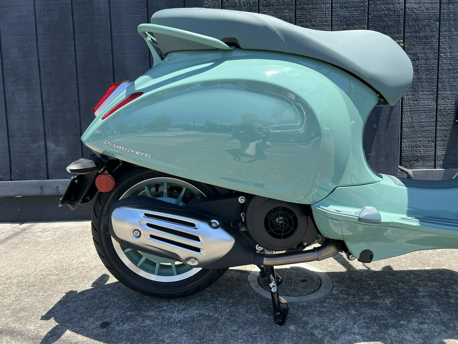 2027 Vespa Primavera 150 80th Anniversario