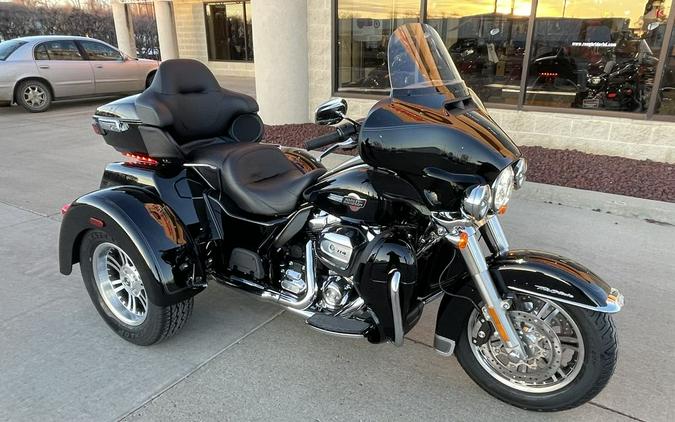 2024 Harley-Davidson® FLHTCUTG - Tri Glide® Ultra