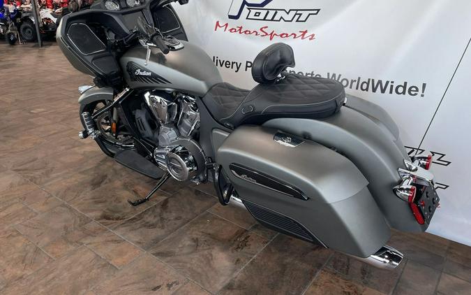 2022 Indian Motorcycle® Challenger® Titanium Smoke