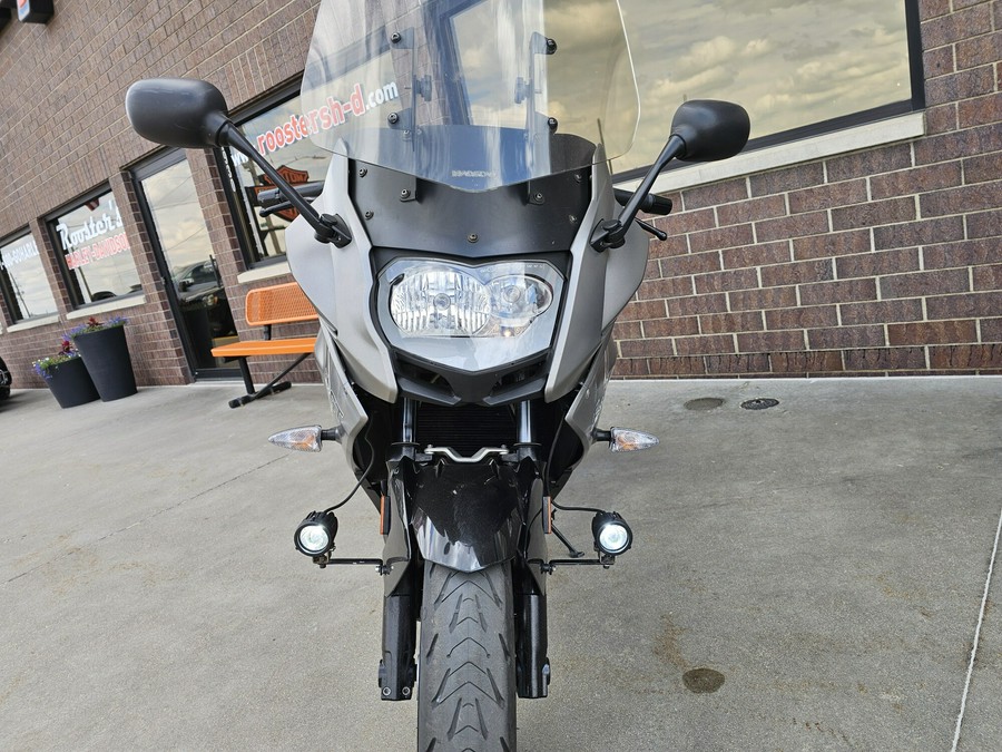 16FT 2016 F 800 GT