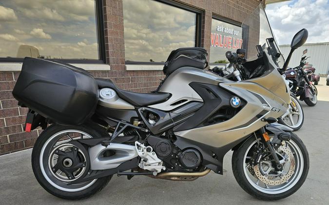 16FT 2016 F 800 GT