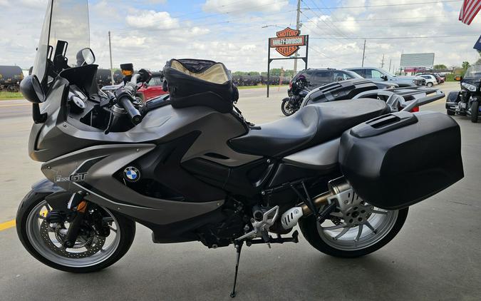 16FT 2016 F 800 GT