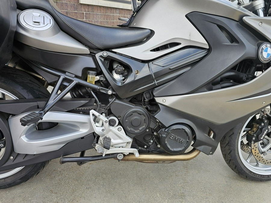 16FT 2016 F 800 GT