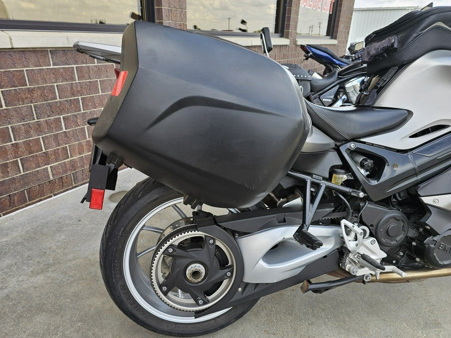 16FT 2016 F 800 GT