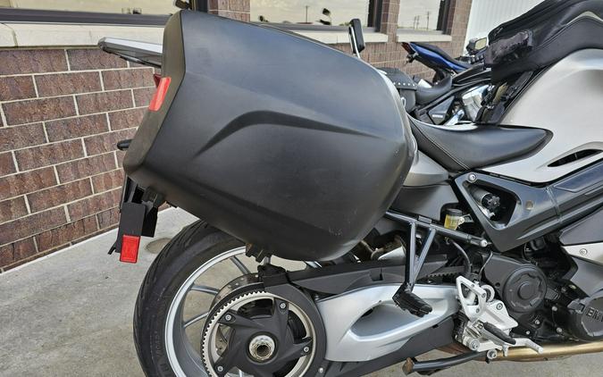 16FT 2016 F 800 GT