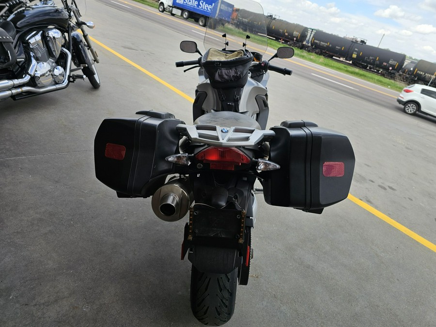 16FT 2016 F 800 GT