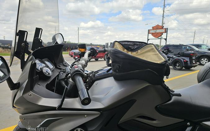 16FT 2016 F 800 GT