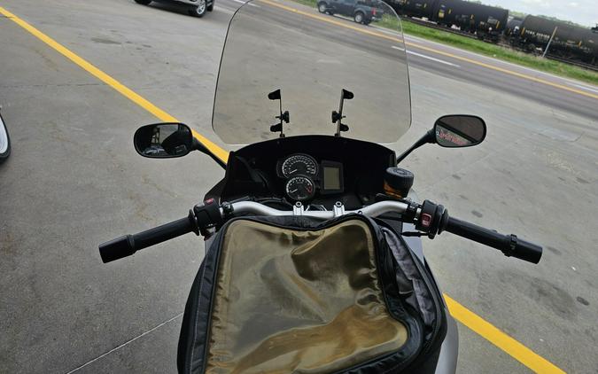 16FT 2016 F 800 GT