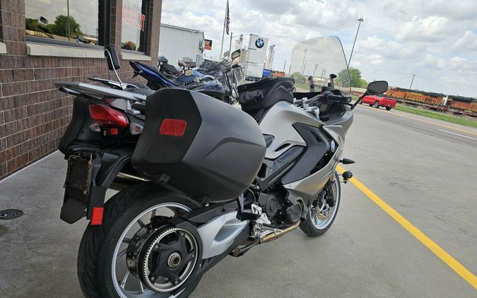 16FT 2016 F 800 GT