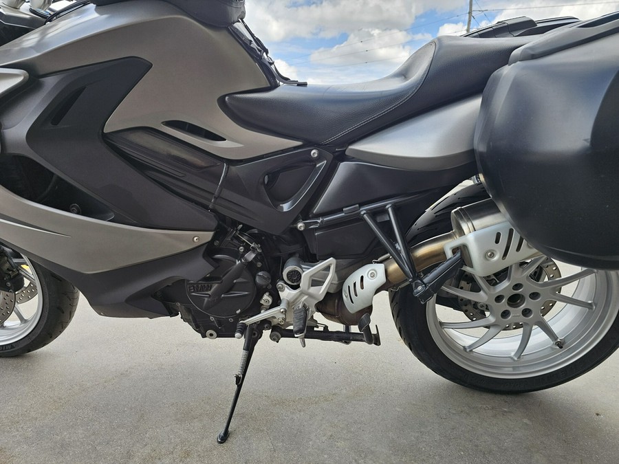 16FT 2016 F 800 GT