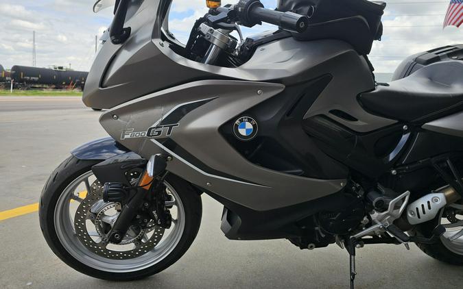 16FT 2016 F 800 GT