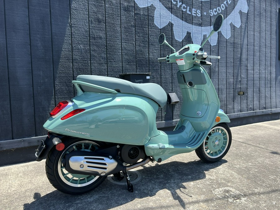2027 Vespa Primavera 150 80th Anniversario