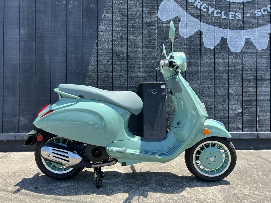 2027 Vespa Primavera 150 80th Anniversario