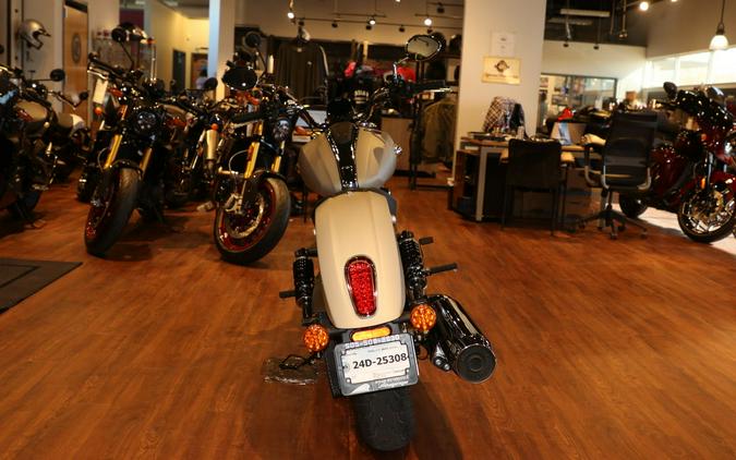 2025 Indian Motorcycle® Scout® Classic Limited +Tech Silver Quartz Smoke